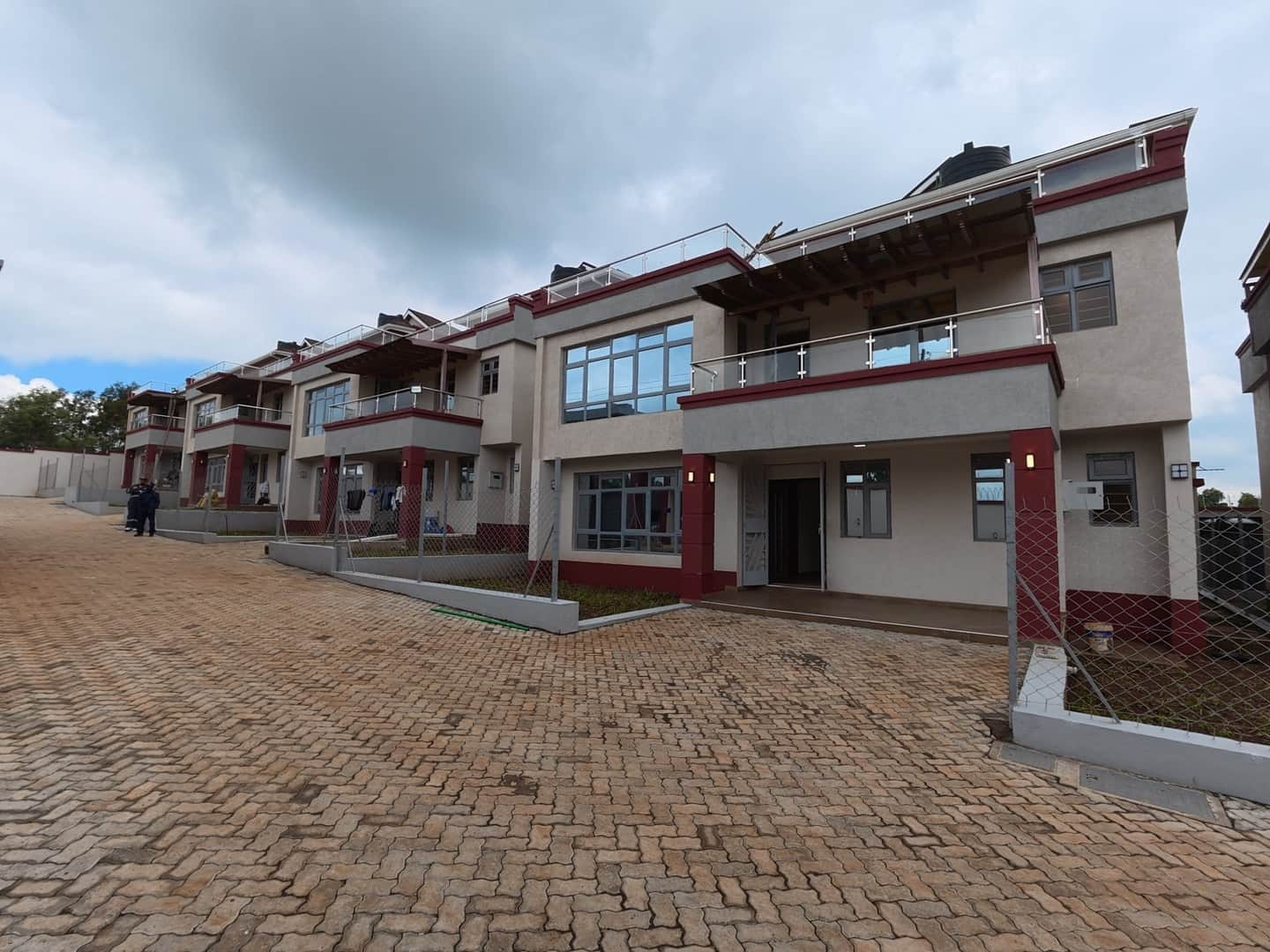 Luxurious 4 Bedroom Maisonette with DSQ for Sale in Thigio, Kikuyu – KSh 25M